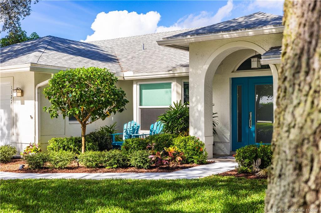 1127 SW Arrowhead Ct