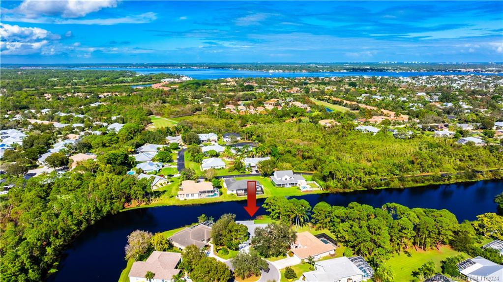 1127 SW Arrowhead Ct