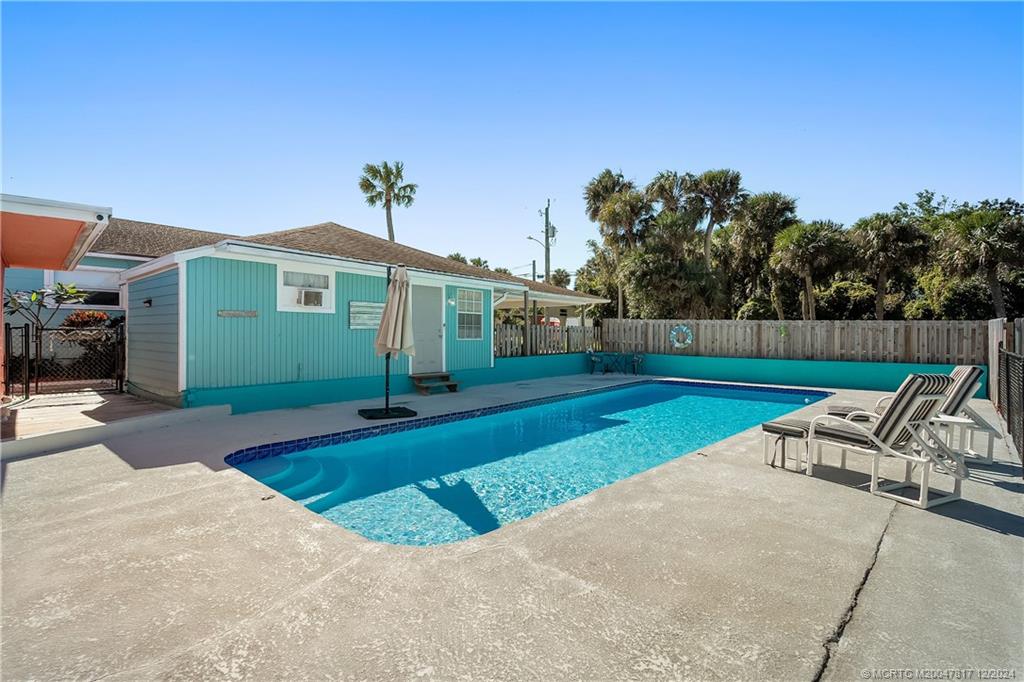 2573 & 2593 NE Palm Avenue