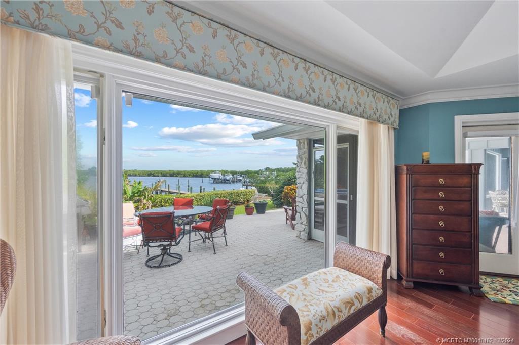 3990 NE Joes Point Road