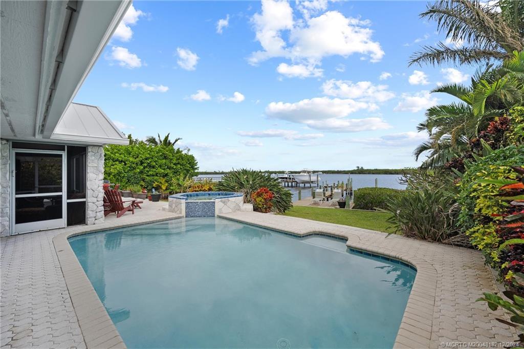 3990 NE Joes Point Road