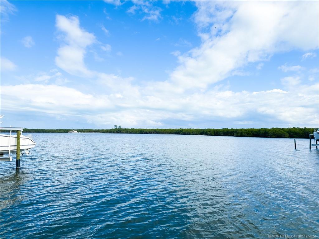 3990 NE Joes Point Road