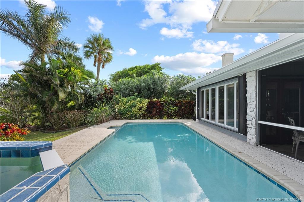 3990 NE Joes Point Road