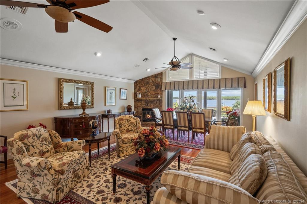 3990 NE Joes Point Road