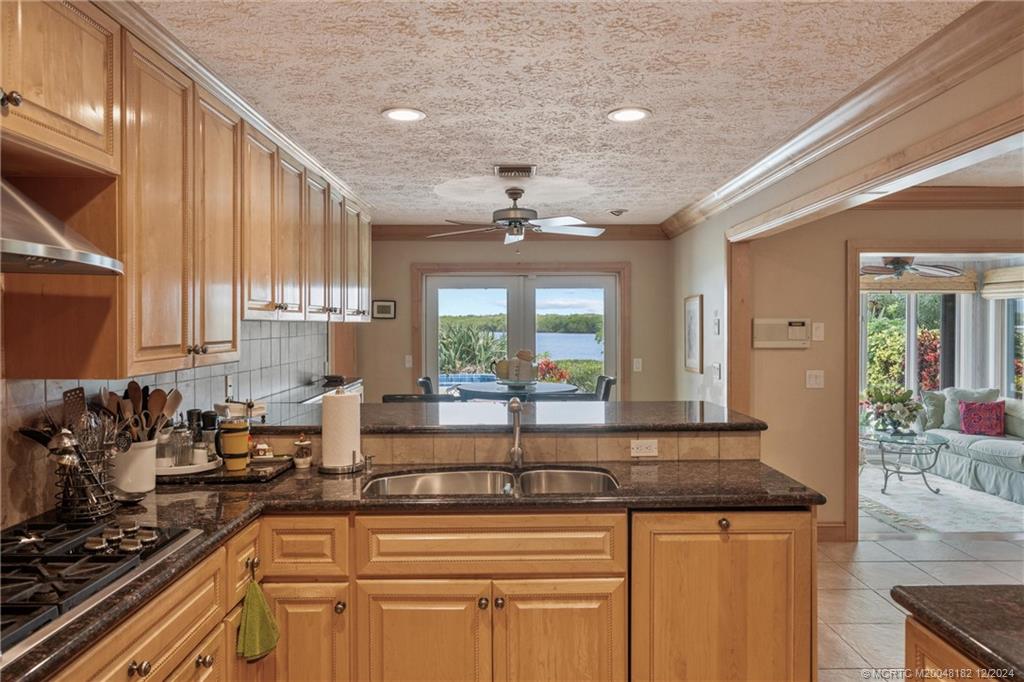 3990 NE Joes Point Road