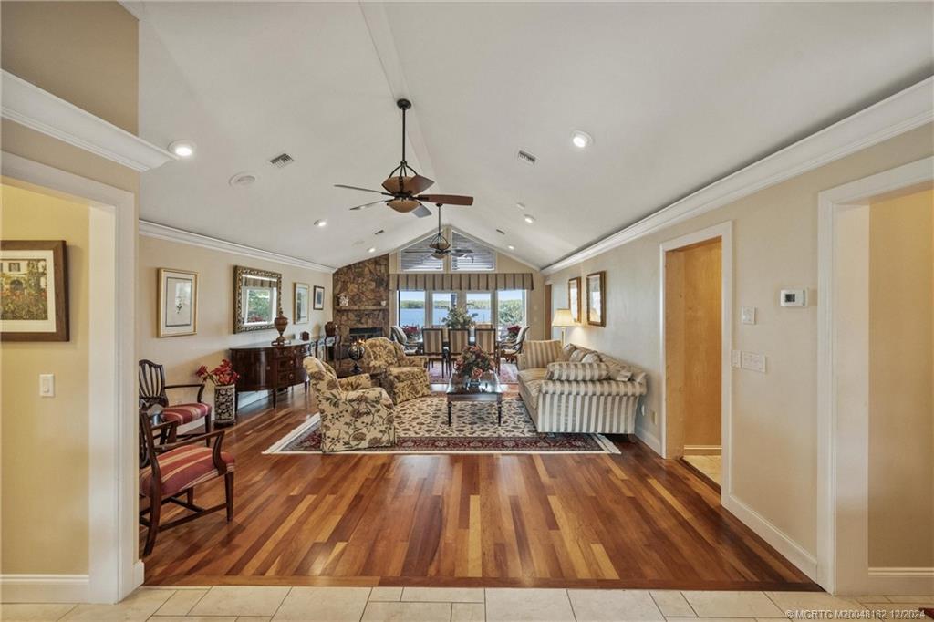 3990 NE Joes Point Road