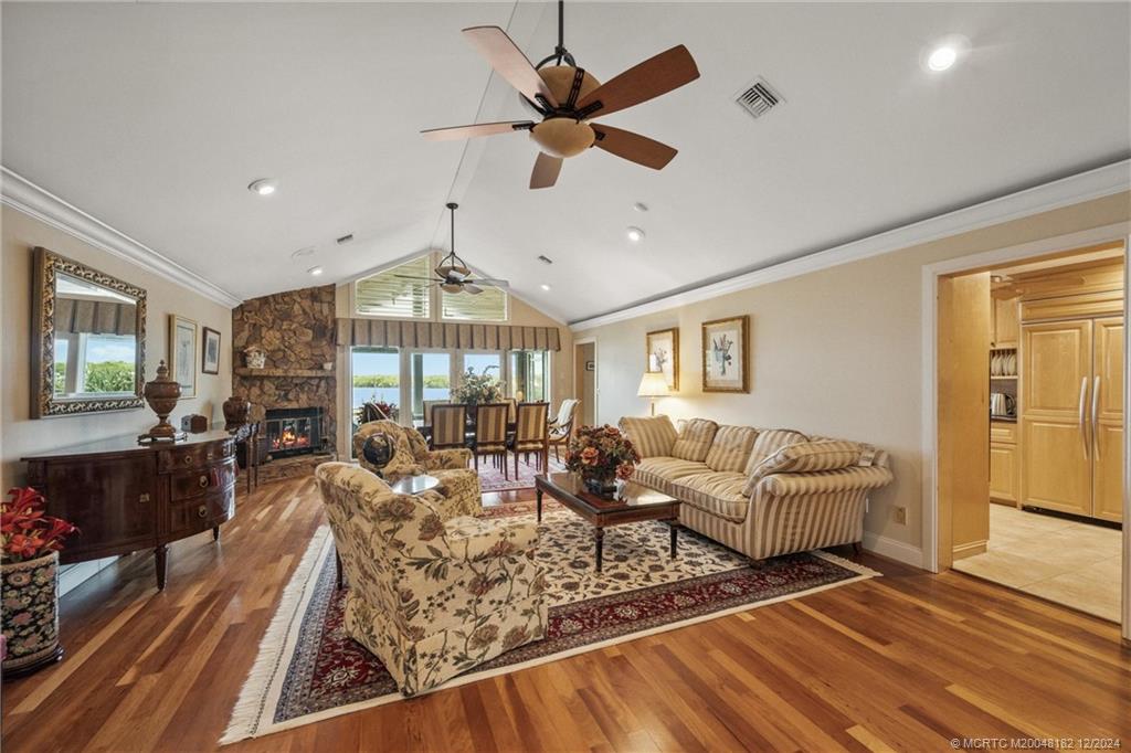 3990 NE Joes Point Road