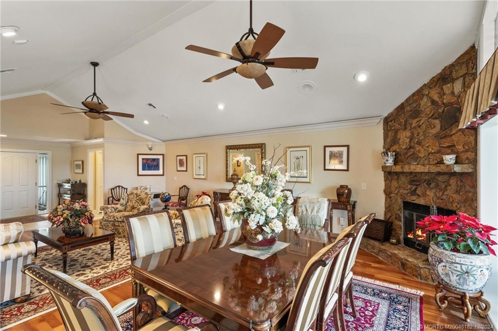 3990 NE Joes Point Road