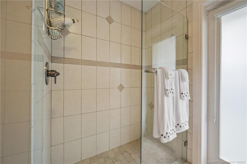 3990 NE Joes Point Road