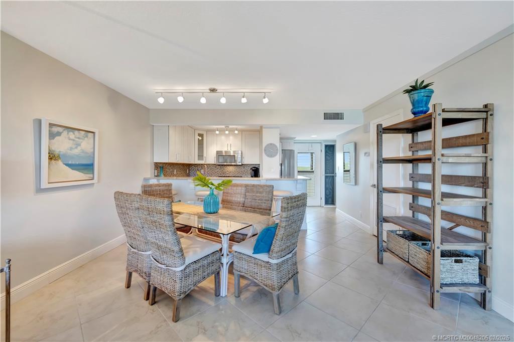 1357 NE Ocean Blvd 301