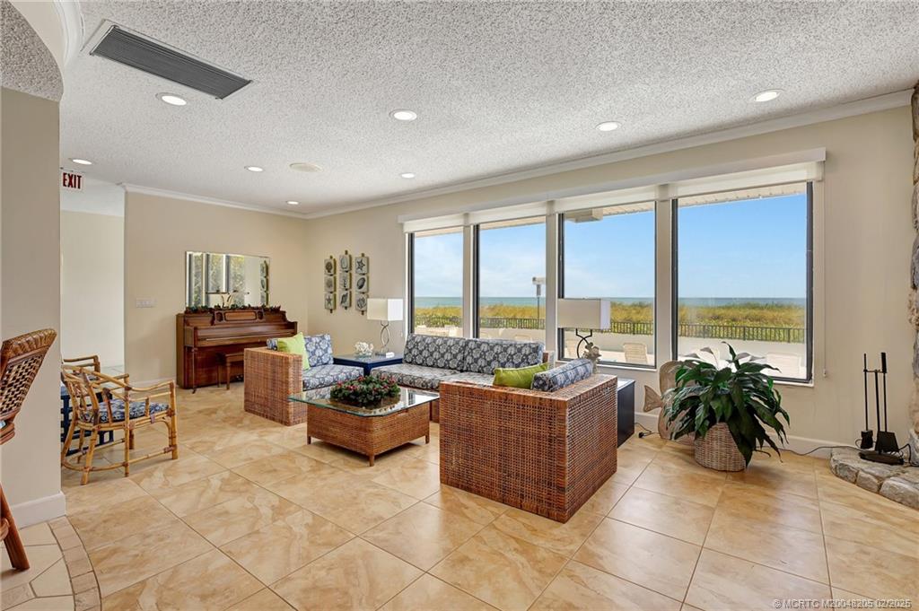 1357 NE Ocean Blvd 301