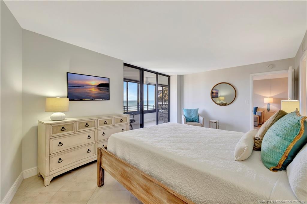 1357 NE Ocean Blvd 301