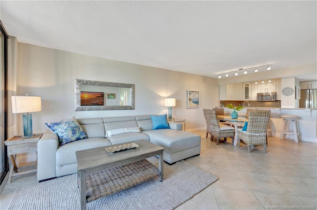 1357 NE Ocean Blvd 301
