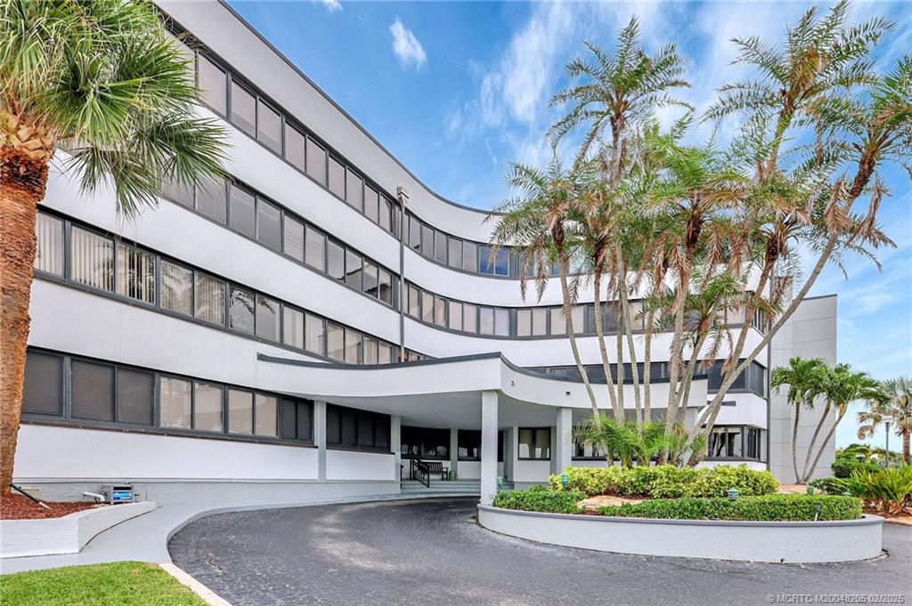 1357 NE Ocean Blvd 301
