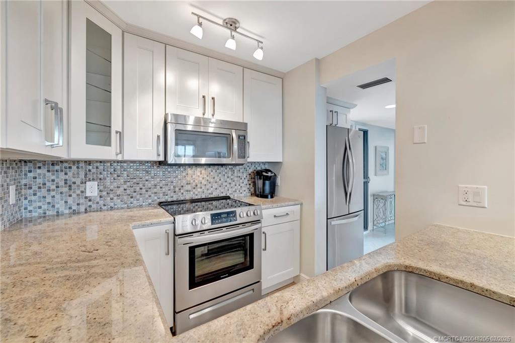 1357 NE Ocean Blvd 301