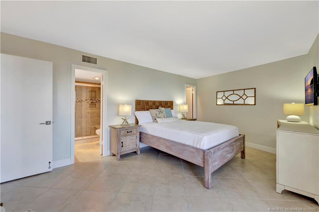1357 NE Ocean Blvd 301