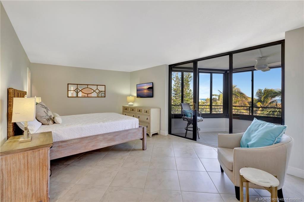 1357 NE Ocean Blvd 301