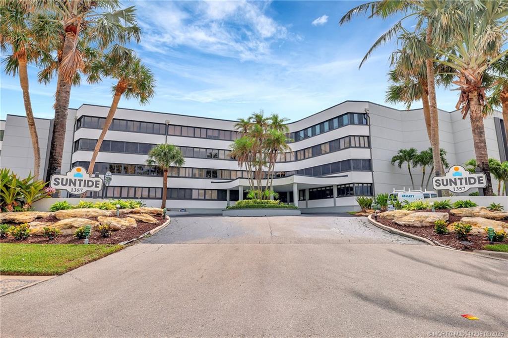1357 NE Ocean Blvd 301