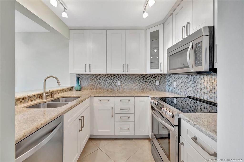 1357 NE Ocean Blvd 301