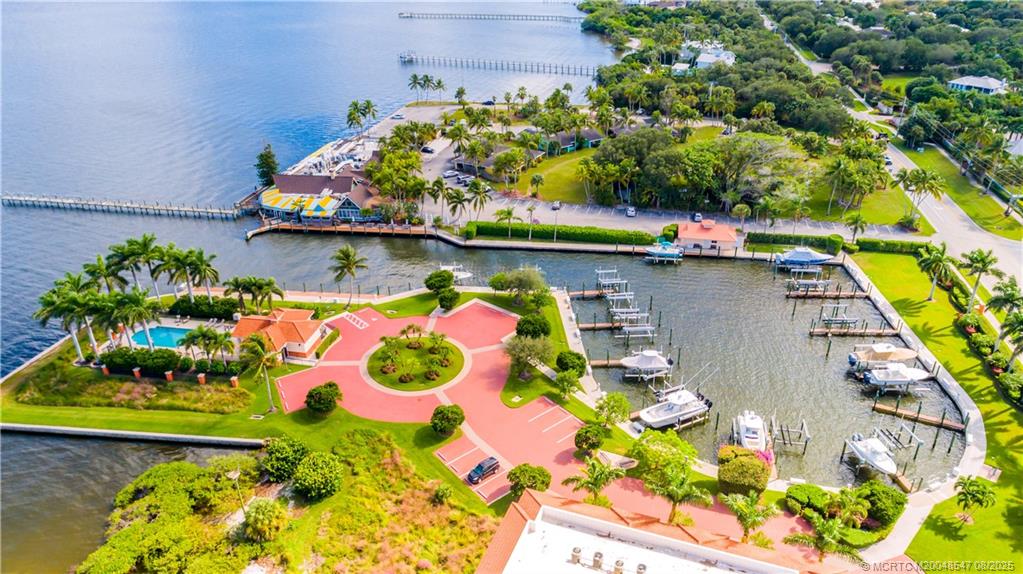 1529 NE Outrigger Landings Drive 304