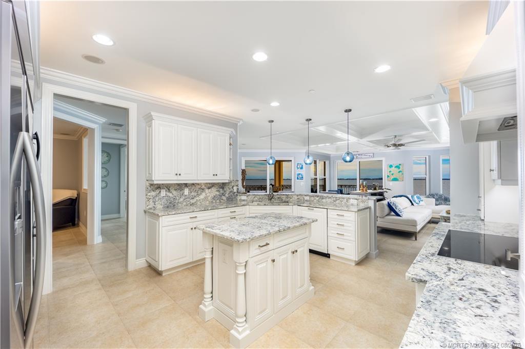 1529 NE Outrigger Landings Drive 304