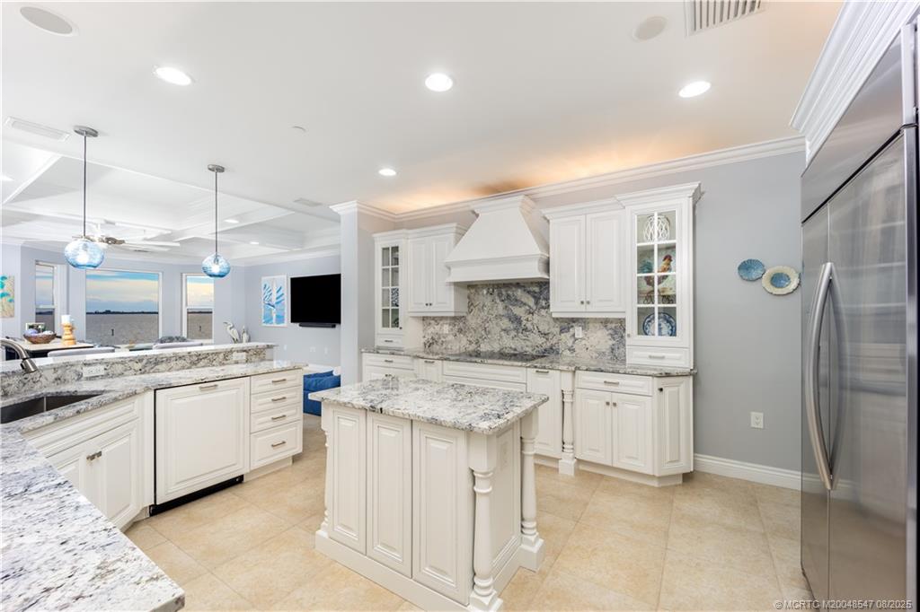 1529 NE Outrigger Landings Drive 304