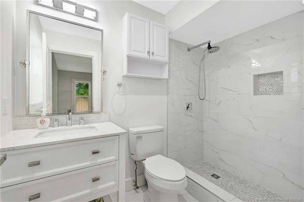 5646 SE Sailfish Way