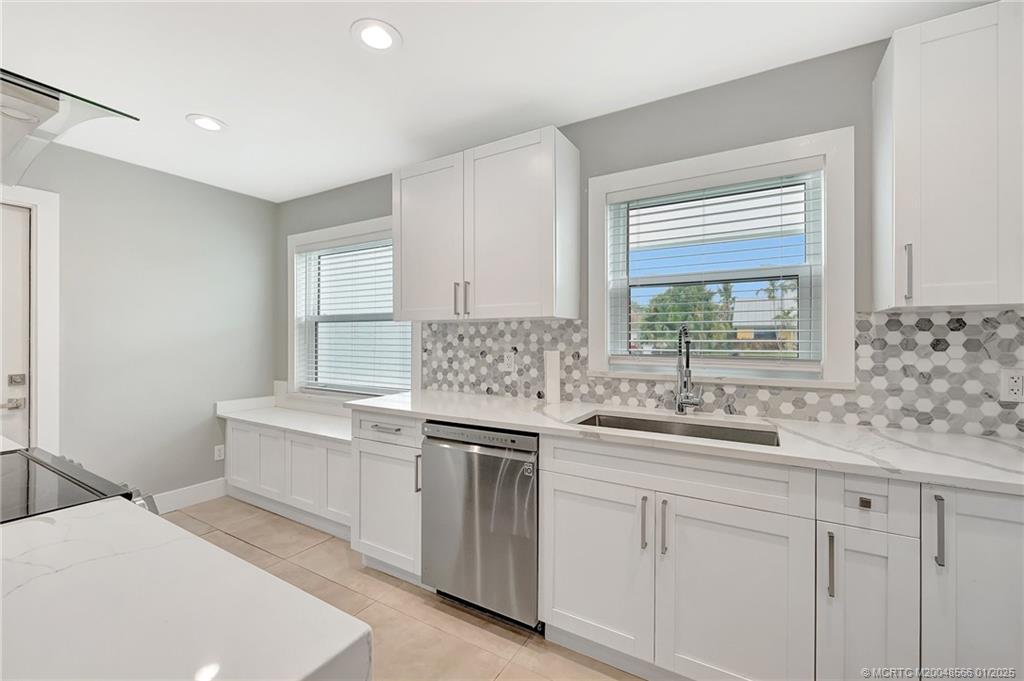 5646 SE Sailfish Way