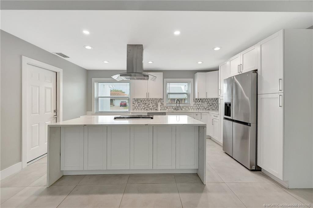 5646 SE Sailfish Way