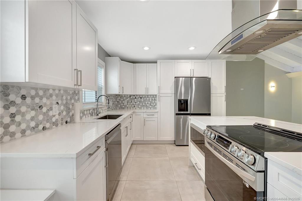 5646 SE Sailfish Way