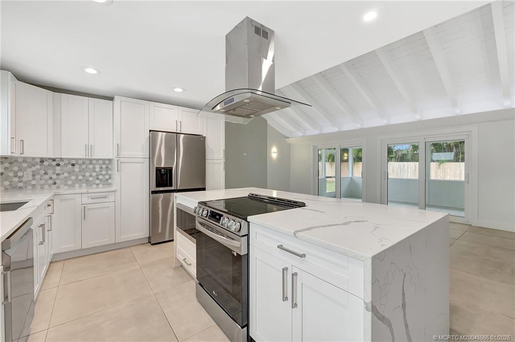 5646 SE Sailfish Way