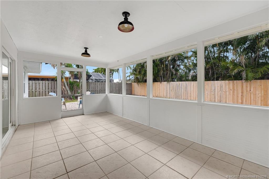 5646 SE Sailfish Way