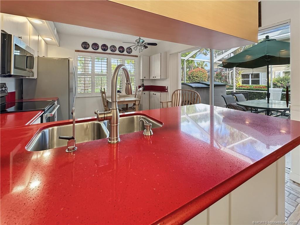 2873 SW Lakemont Place