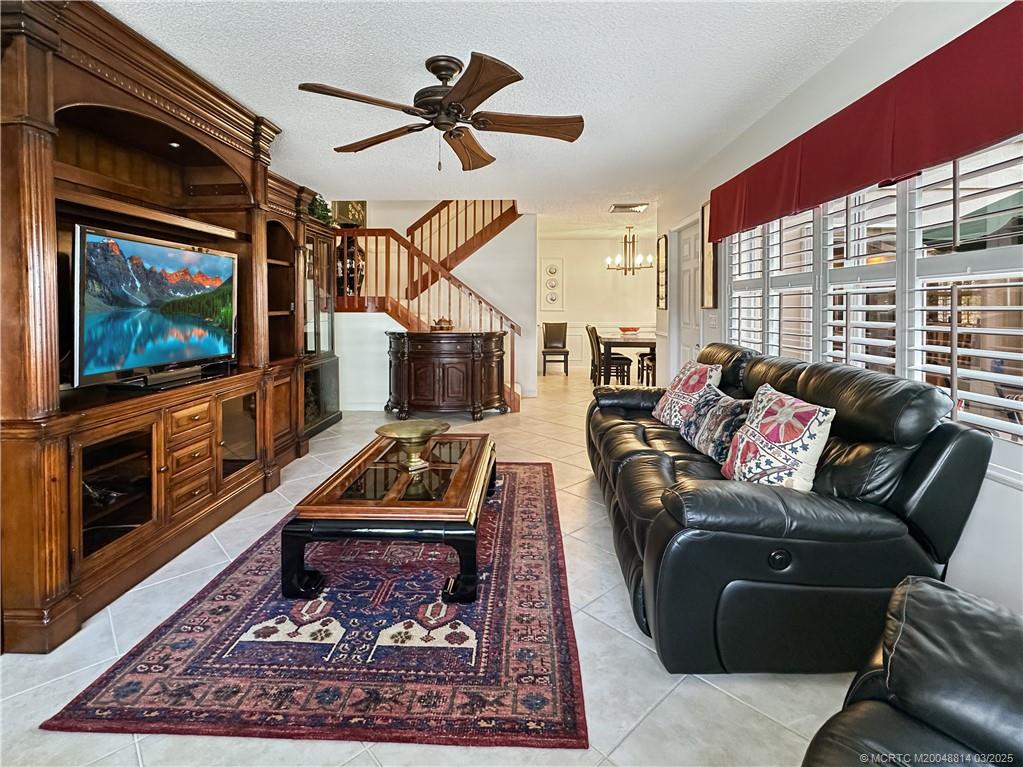 2873 SW Lakemont Place