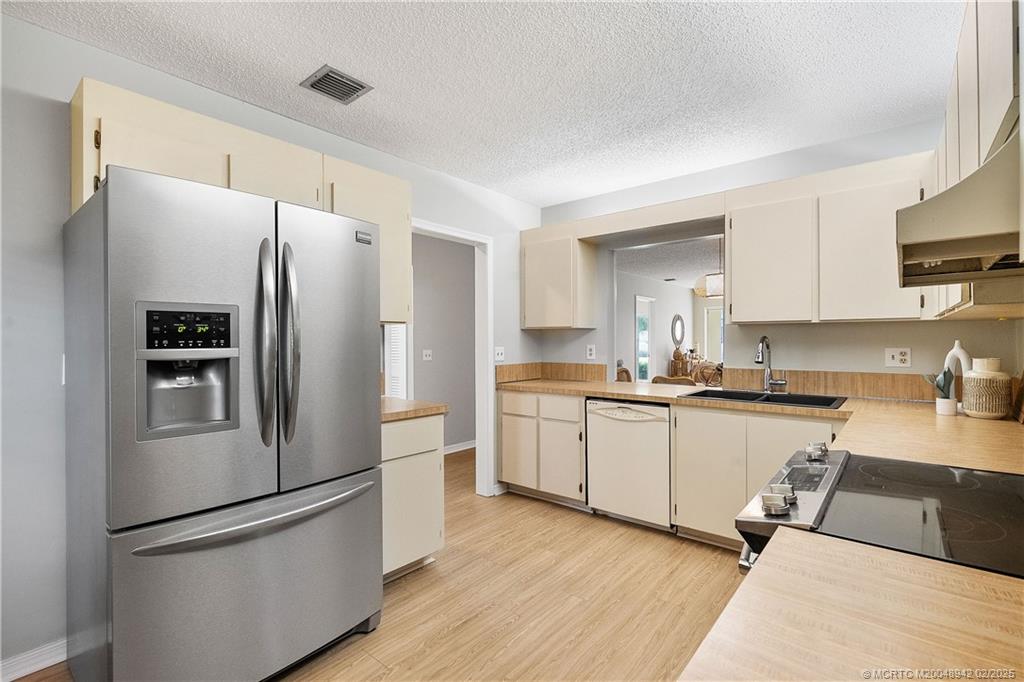 1600 SE Saint Lucie Blvd 307