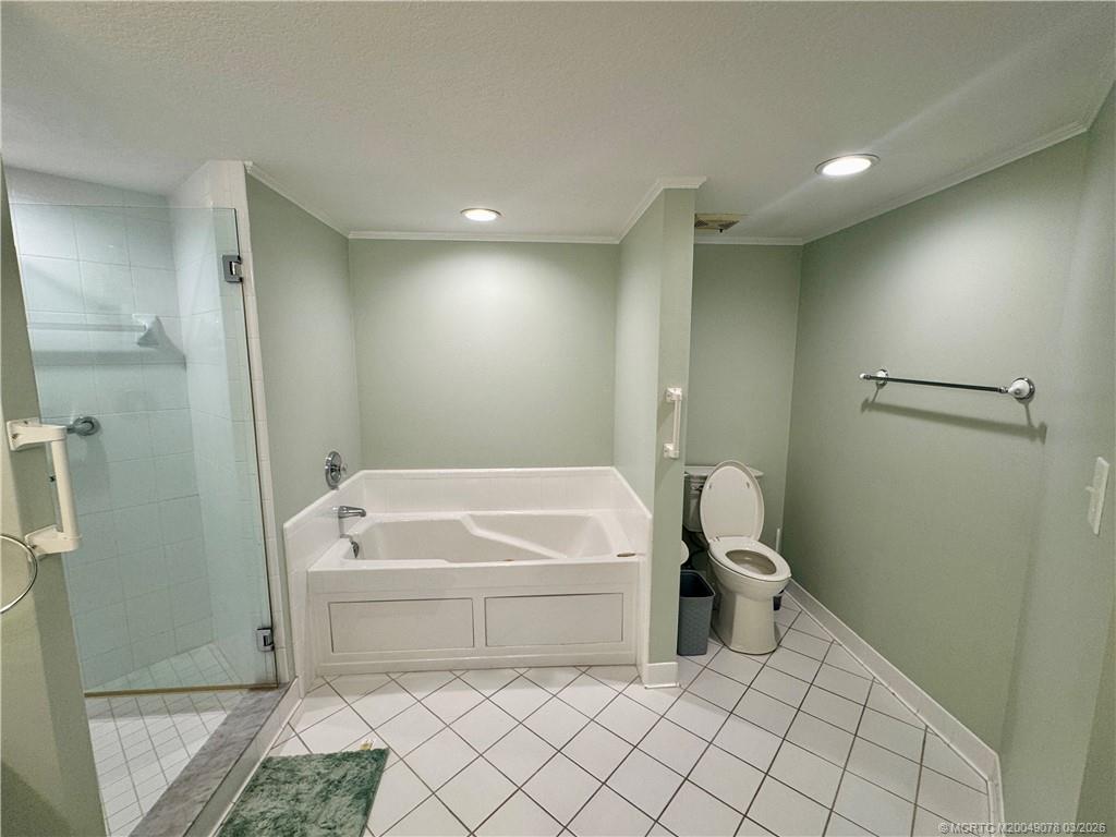 3880 N Highway A1a 403