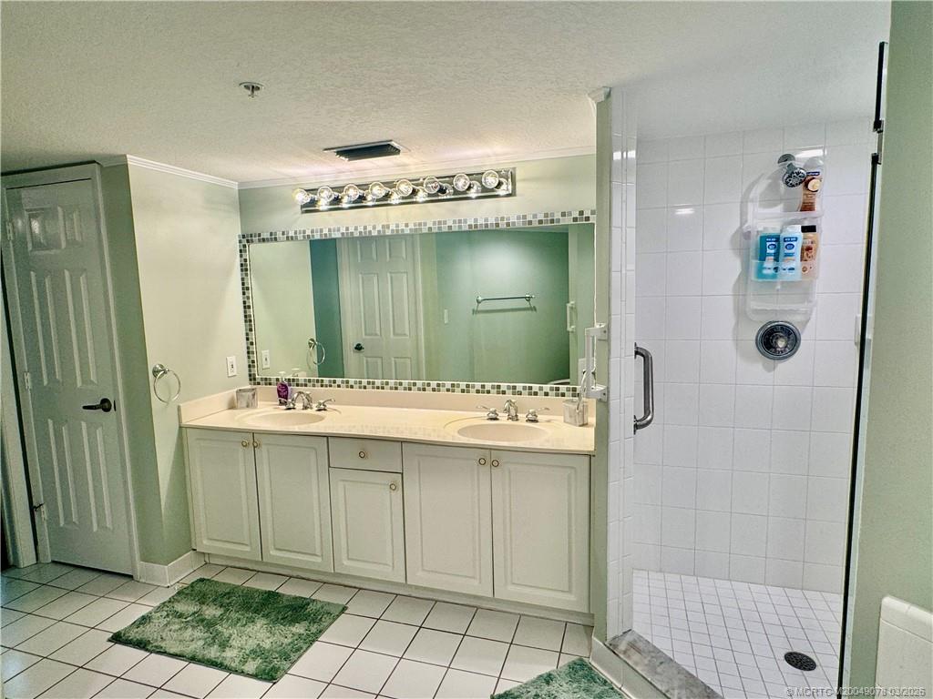 3880 N Highway A1a 403