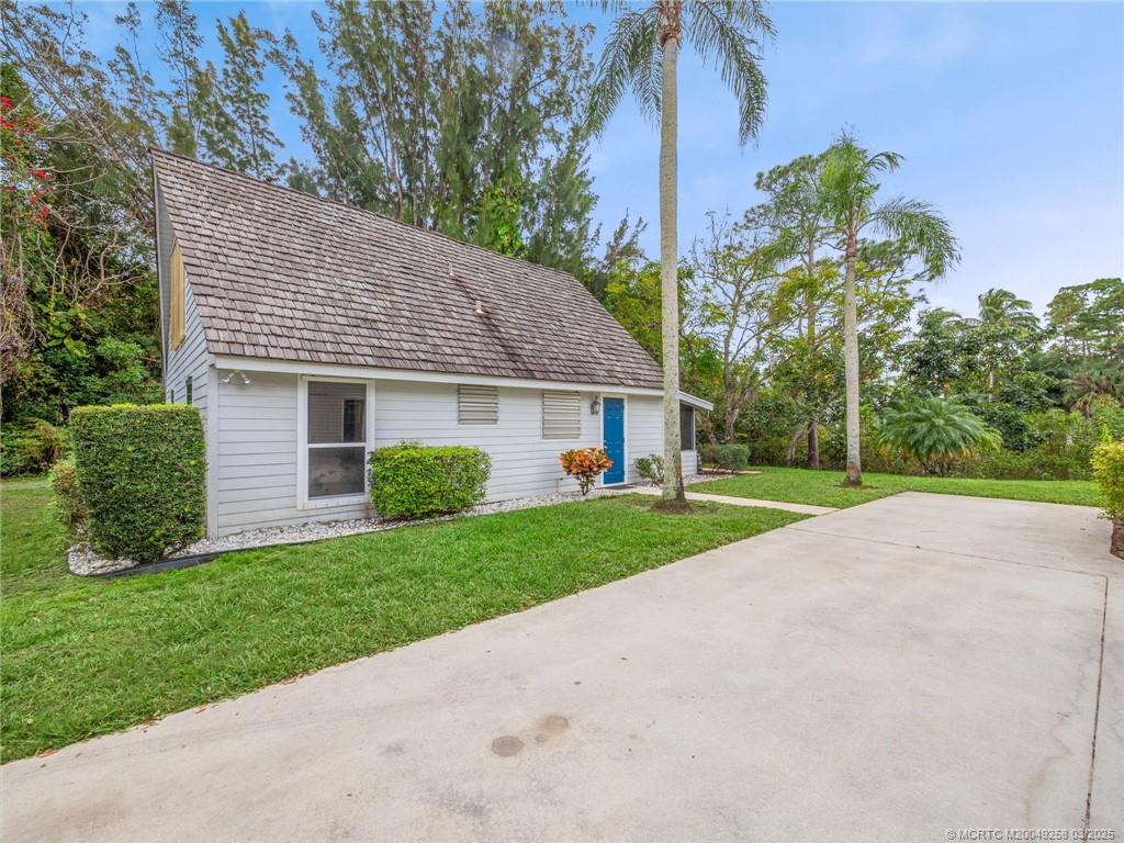 682 SW Falcon Street