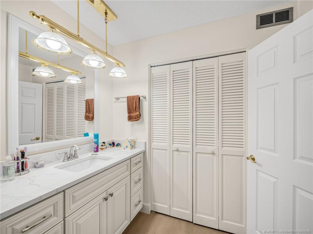 682 SW Falcon Street