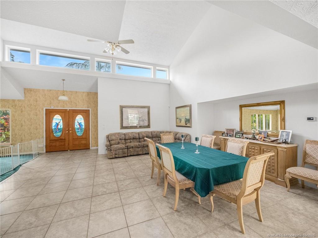 682 SW Falcon Street