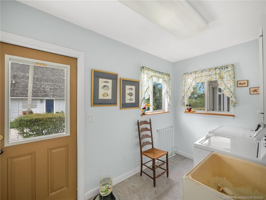 682 SW Falcon Street