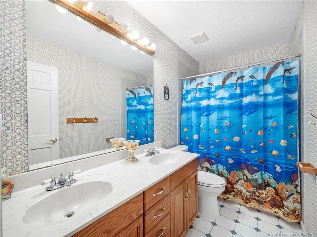 682 SW Falcon Street