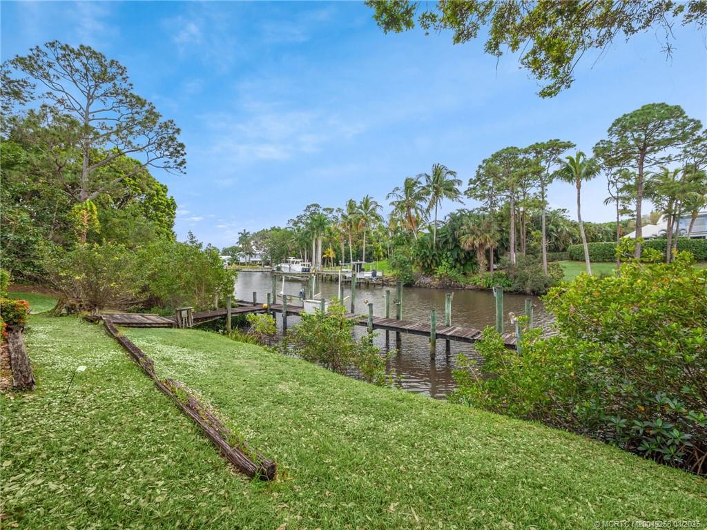 682 SW Falcon Street