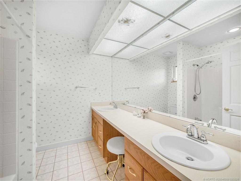 682 SW Falcon Street