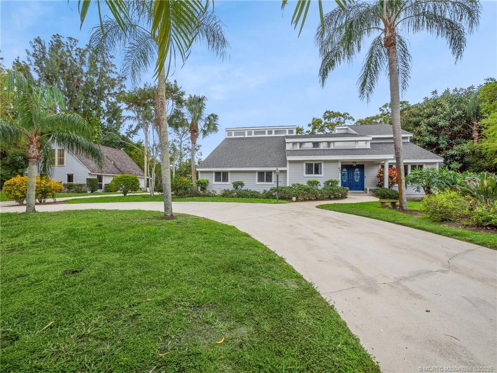 682 SW Falcon Street