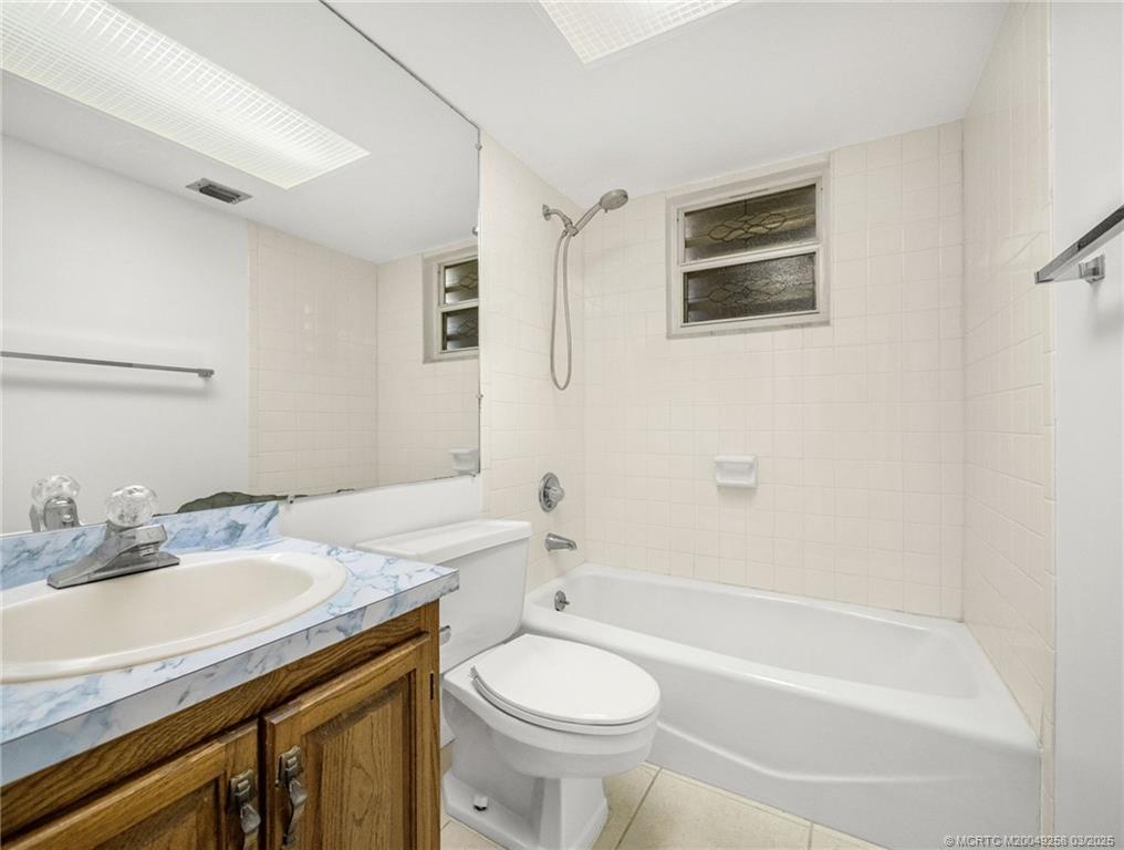 682 SW Falcon Street