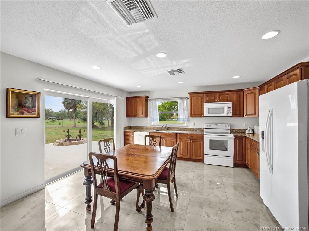 12424 US Highway 441 SE