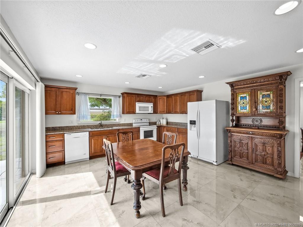 12424 US Highway 441 SE