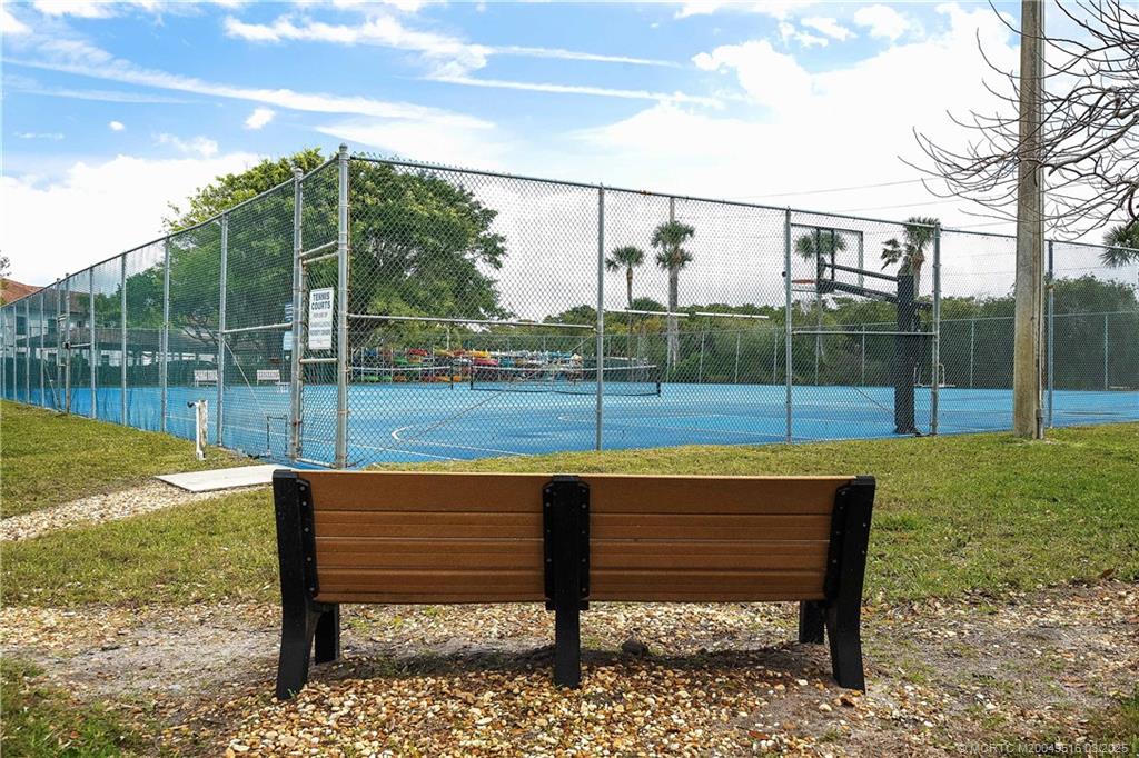 6101 SE Landing Way 5-16