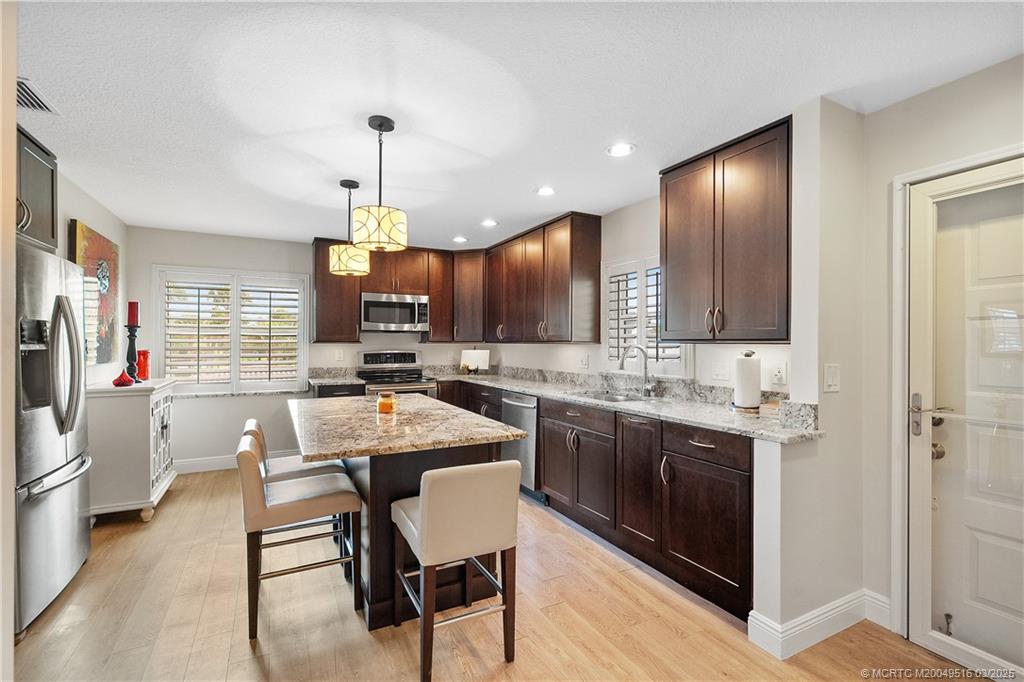 6101 SE Landing Way 5-16